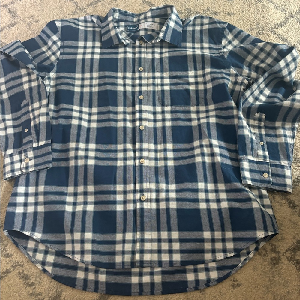 Men’s button up dress shirt